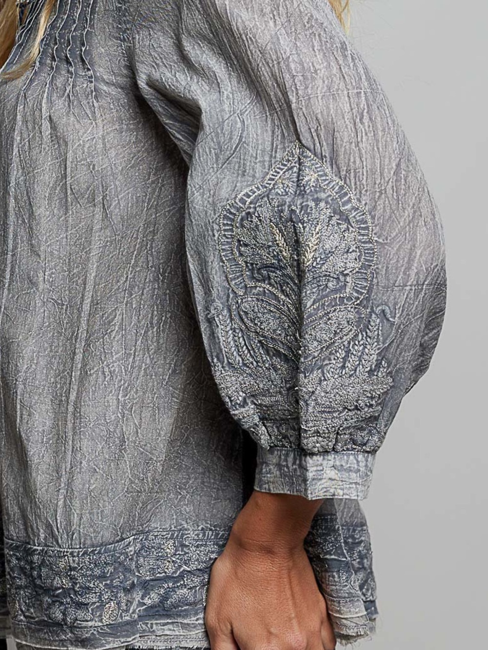 💕 POL Embroidered Smoke Gray Boho Peasant Blouse - Picture 3 of 7